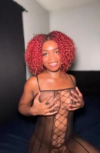 Essence , 23  female escort, Biloxi
