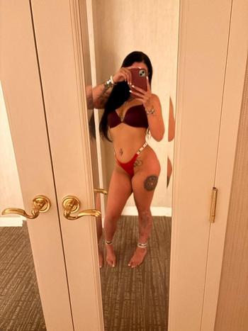 Paris, 25  female escort, Biloxi
